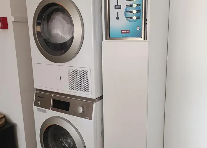 Cachinnans & 旅馆 孔迪镇