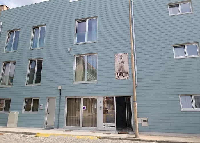 Cachinnans & * Вила-ду-Конди